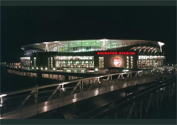 Arsenal's Emirates Stadium: Battlefield before the 3:1 Victory over Hamburg in UEFA Champions League Group G (November 2006)