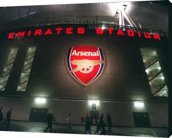 Arsenal's Emirates Stadium: Pre-Match Excitement, UEFA Champions League: Arsenal vs. Hamburg (3:1), London, 21 / 11 / 06