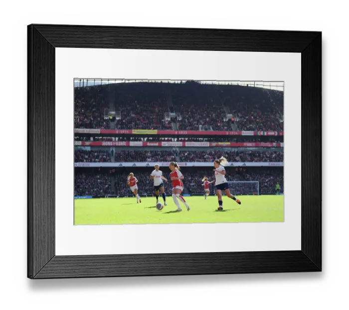 Framed Print : Arsenal FC v Tottenham Hotspur - Barclays Women's Super League Framed Print : Arsenal FC v Tottenham Hotspur - Barclays Women's Super League