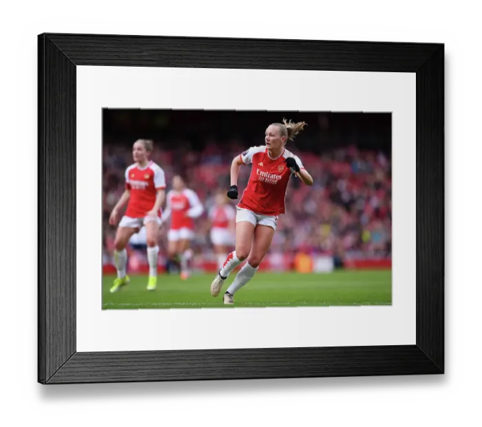 Framed Print : Arsenal FC v Tottenham Hotspur - Barclays Women's Super League Framed Print : Arsenal FC v Tottenham Hotspur - Barclays Women's Super League
