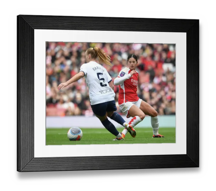 Framed Print : Arsenal FC v Tottenham Hotspur - Barclays Women´s Super League
