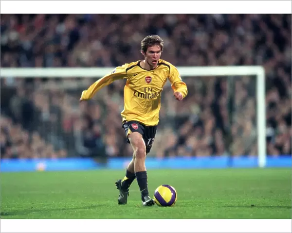 Alex Hleb in Action: Arsenal's Tight Victory Over Fulham (29 / 11 / 06)