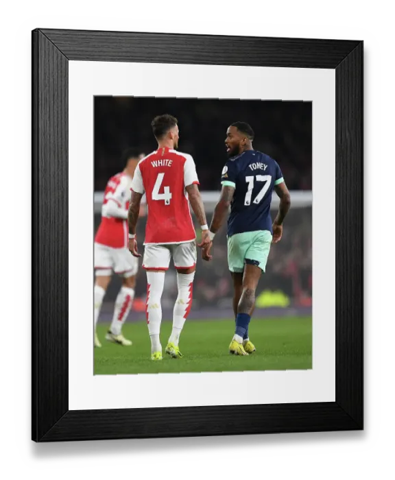 Framed Print : Arsenal FC v Brentford FC - Premier League