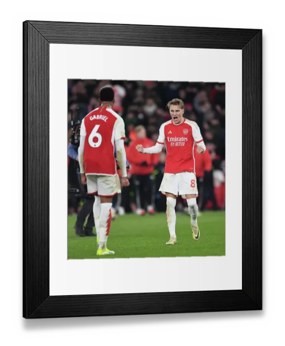 Framed Print : Arsenal FC v Brentford FC - Premier League