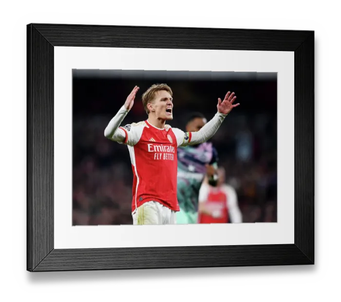 Framed Print : Arsenal FC v Brentford FC - Premier League