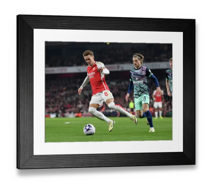 Framed Print : Arsenal FC v Brentford FC - Premier League
