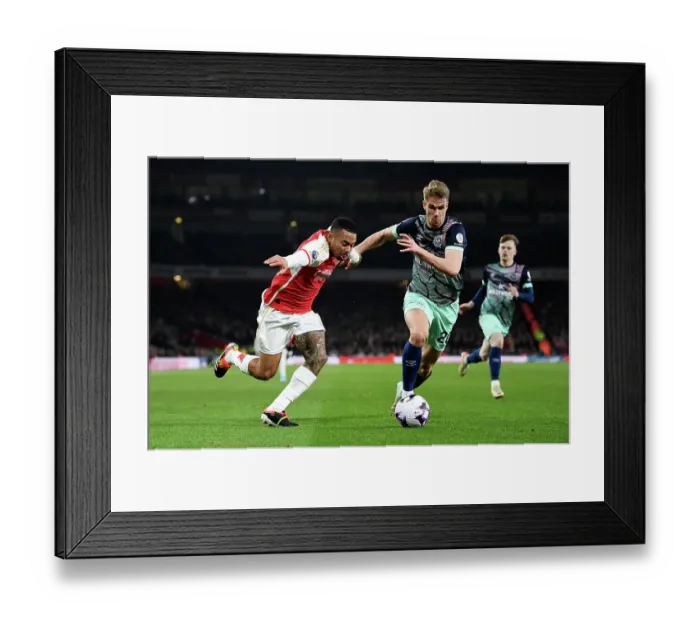 Framed Print : Arsenal FC v Brentford FC - Premier League Framed Print : Arsenal FC v Brentford FC - Premier League