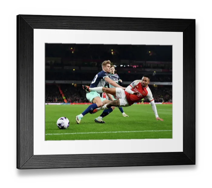 Framed Print : Arsenal FC v Brentford FC - Premier League