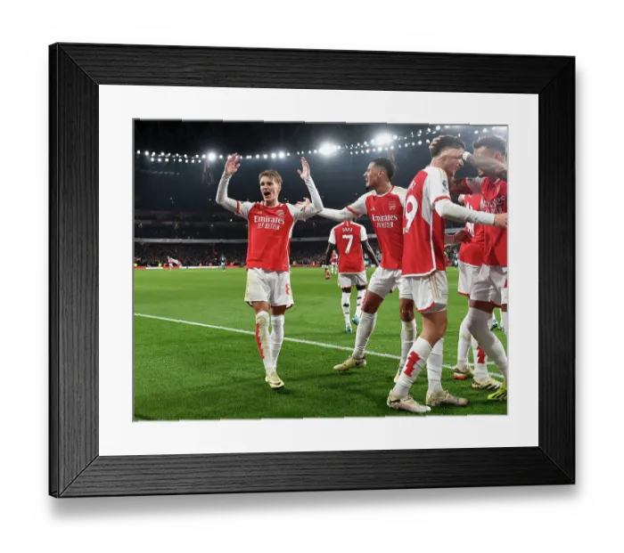 Framed Print : Arsenal FC v Brentford FC - Premier League Framed Print : Arsenal FC v Brentford FC - Premier League