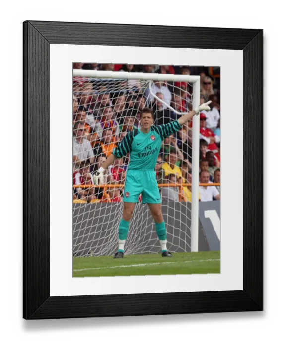 Framed Print : Wojciech Szczesny (Arsenal). Barnet 0: 4 Arsenal. Pre Season Friendly. Underhill