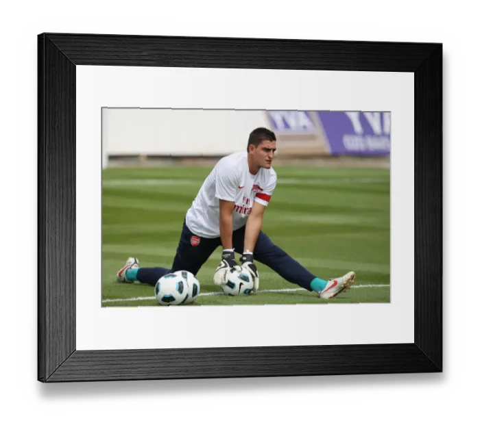 Framed Print : Vito Mannone's Debut: Arsenal's 4-0 Pre-Season Triumph Over Barnet (2010)