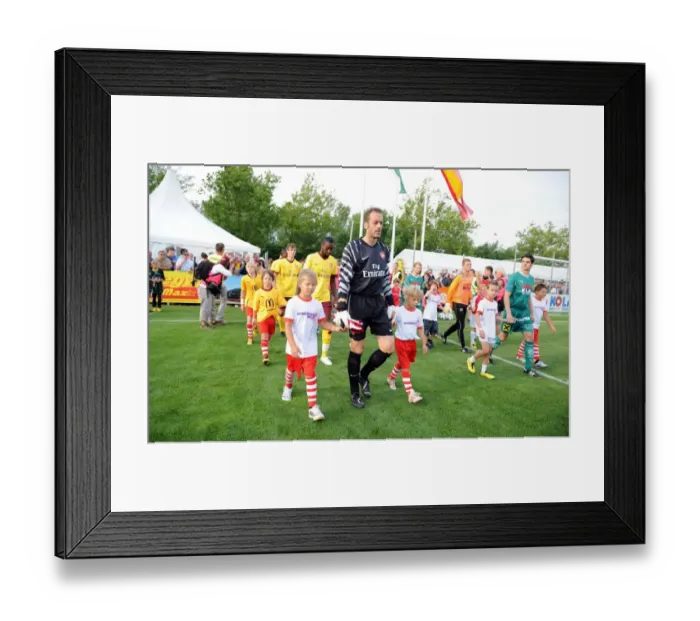 Framed Print : Manuel Almunia (Arsenal). SC Neusiedl 0: 4 Arsenal, Sportzentrum Neusiedl