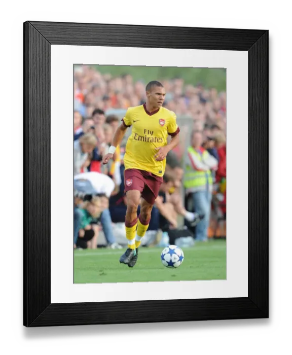 Framed Print : Kieran Gibbs (Arsenal). SC Neusiedl 0: 4 Arsenal, Sportzentrum Neusiedl