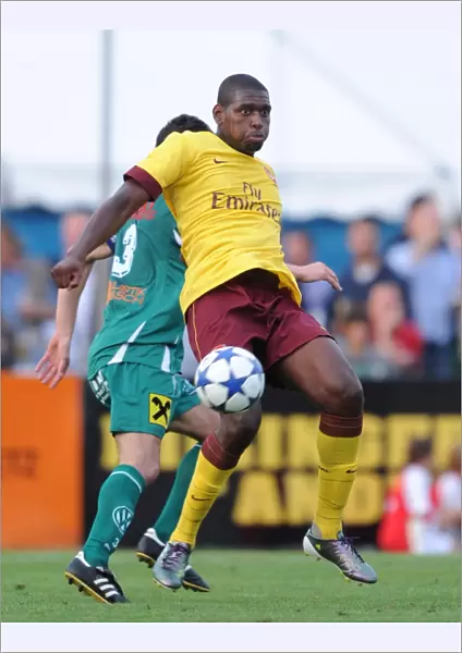 Jay Emmauel Thomas (Arsenal) Dombi (Neusiedl). SC Neusiedl 0: 4 Arsenal