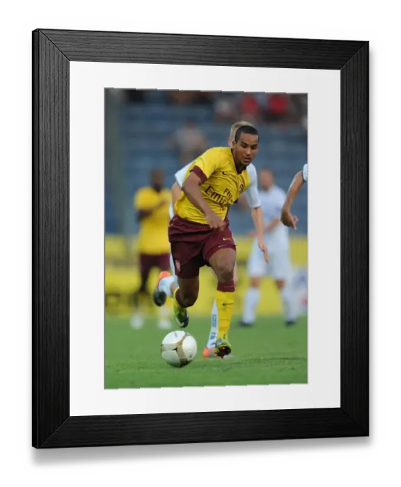 Framed Print : Theo Walcott (Arsenal). Sturm Graz 0: 4 Arsenal, Graz, Austria, 21  /  7  /  2010