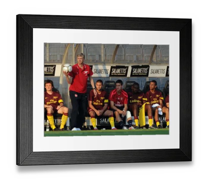Framed Print : Arsene Wenger's Arsenal Cruise to 4-0 Victory over Sturm Graz, Austria (2010)