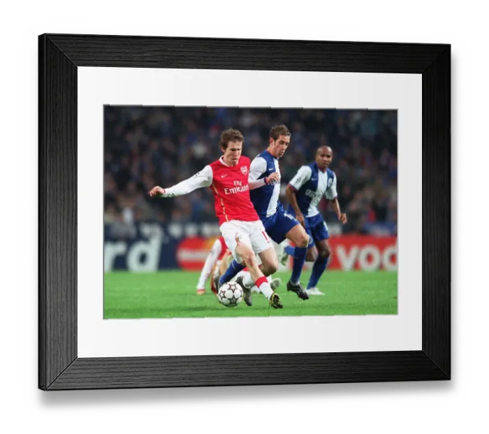 Framed Print : Alex Hleb (Arsenal) Raul Meireles (Porto)