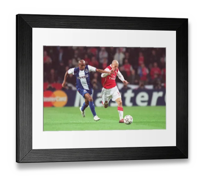 Framed Print : Freddie Ljungberg (Arsenal) Paulo Assuncao (Porto) Framed Print : Freddie Ljungberg (Arsenal) Paulo Assuncao (Porto)