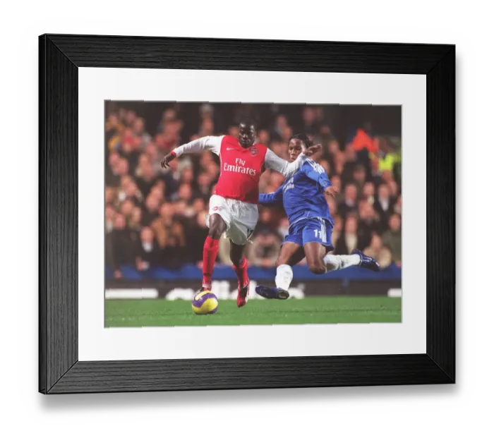 Framed Print : Emmanuel Eboue (Arsenal) Didier Drogba (Chelsea) Framed Print : Emmanuel Eboue (Arsenal) Didier Drogba (Chelsea)