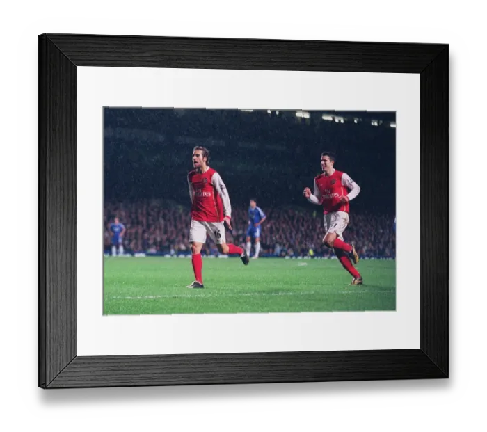Framed Print : Flamini's Thrilling Goal: Arsenal vs. Chelsea, 10 / 12 / 06