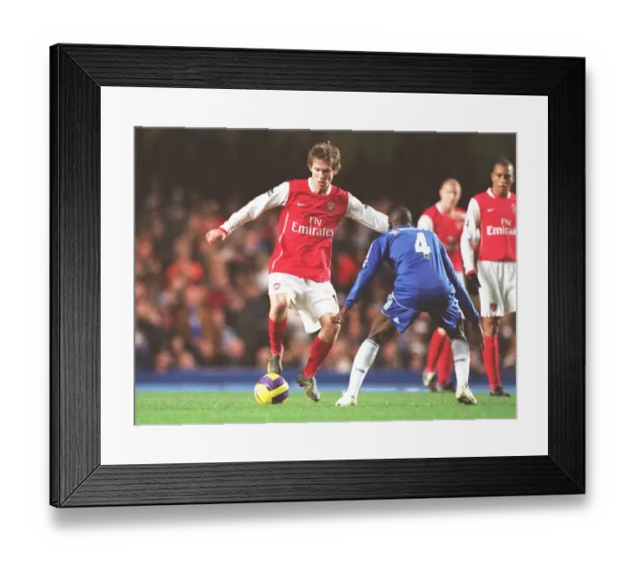 Framed Print : Alex Hleb (Arsenal) Claude Makelele (Chelsea) Framed Print : Alex Hleb (Arsenal) Claude Makelele (Chelsea)