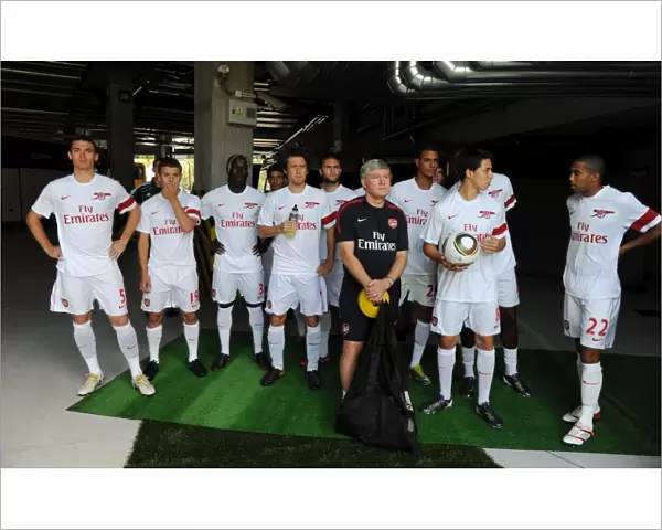 The Arsenal team wait in the tunnel before warm up. Legia Warsaw 5: 6 Arsenal