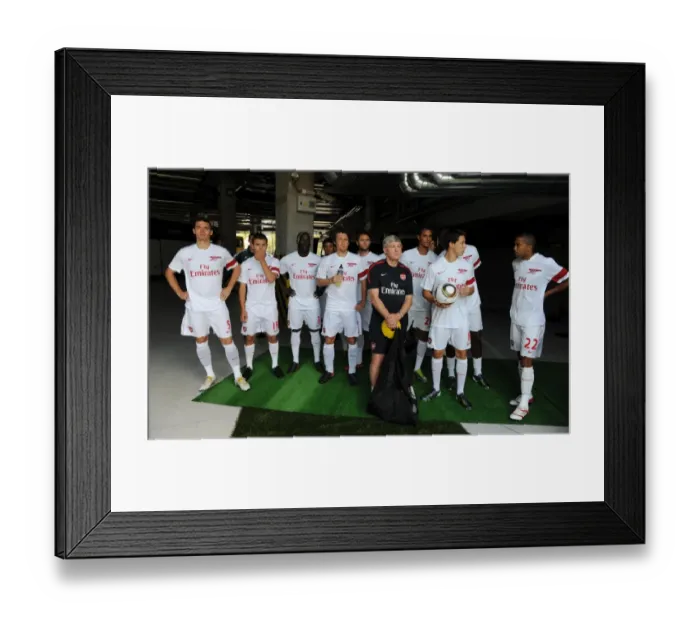 Framed Print : The Arsenal team wait in the tunnel before warm up. Legia Warsaw 5: 6 Arsenal