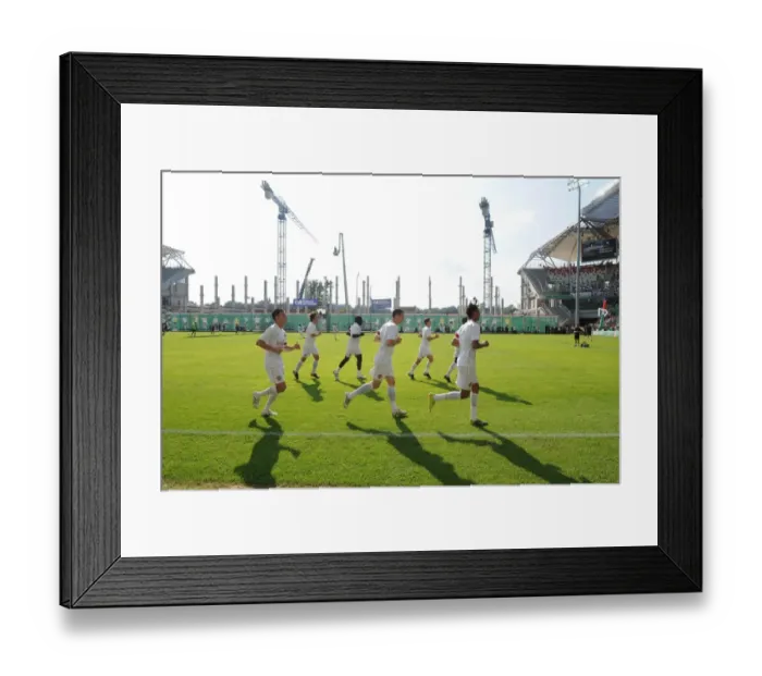 Framed Print : The Arsenal team warm up. Legia Warsaw 5: 6 Arsenal, Wojska Polskiego, Warsaw Framed Print : The Arsenal team warm up. Legia Warsaw 5: 6 Arsenal, Wojska Polskiego, Warsaw