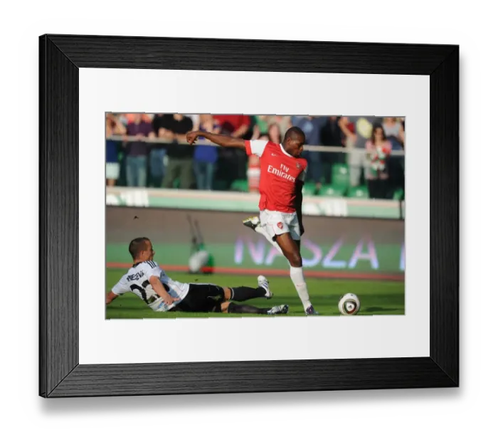 Framed Print : Jay Emmanuel Thomas breaks past Srda Knezevic to score the 5th Arsenal goal Framed Print : Jay Emmanuel Thomas breaks past Srda Knezevic to score the 5th Arsenal goal