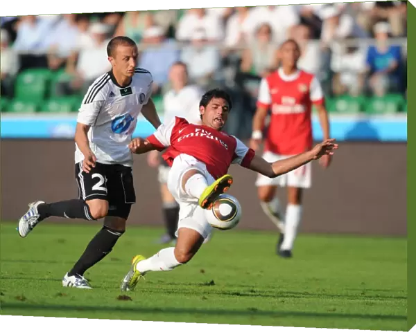 Carlos Vela (Arsenal) Srda Knezevic (Legia). Legia Warsaw 5: 6 Arsenal, Wojska Polskiego