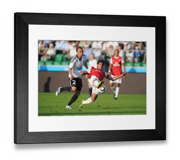 Framed Print : Carlos Vela (Arsenal) Srda Knezevic (Legia). Legia Warsaw 5: 6 Arsenal, Wojska Polskiego