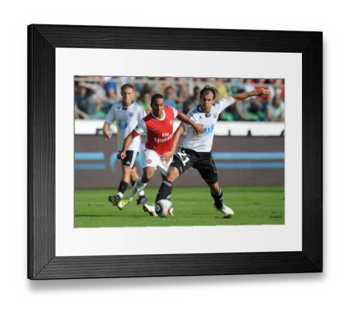 Framed Print : Theo Walcott (Arsenal) Ivica Vrdoljak (Legia). Legia Warsaw 5: 6 Arsenal Framed Print : Theo Walcott (Arsenal) Ivica Vrdoljak (Legia). Legia Warsaw 5: 6 Arsenal