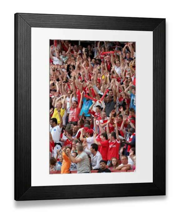 Framed Print : Mexican wave. Arsenal 1: 1 AC Milan. Emirates Cup Pre Season. Emirates Stadium, 31 / 7 / 10 Framed Print : Mexican wave. Arsenal 1: 1 AC Milan. Emirates Cup Pre Season. Emirates Stadium, 31 / 7 / 10