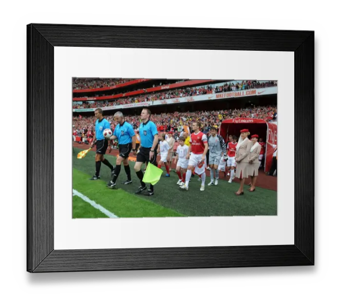 Framed Print : The match officials and Thomas Vermaelen (Arsenal). Arsenal 1: 1 AC Milan
