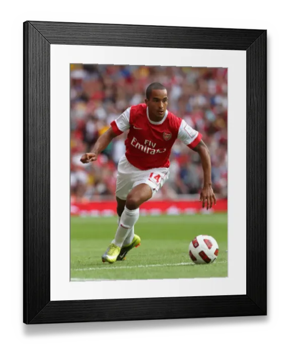 Framed Print : Theo Walcott's Stalemate: Arsenal vs AC Milan, Emirates Cup Pre-Season 2010