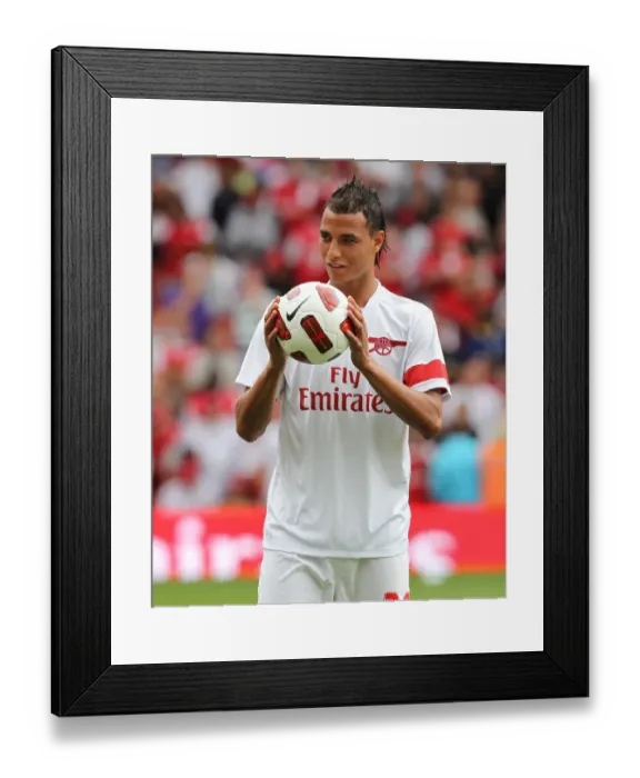 Framed Print : Marouane Chamakh (Arsenal). Arsenal 3: 2 Celtic. Emirates Cup Pre Season