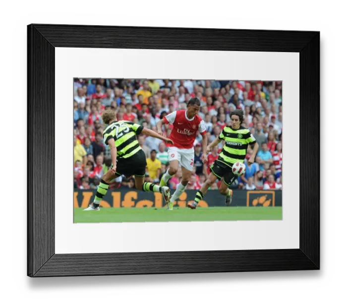 Framed Print : Marouane Chamakh (Arsenal) Thomas Rogne and Efrain Juarez (Celtic). Arsenal 3: 2 Celtic