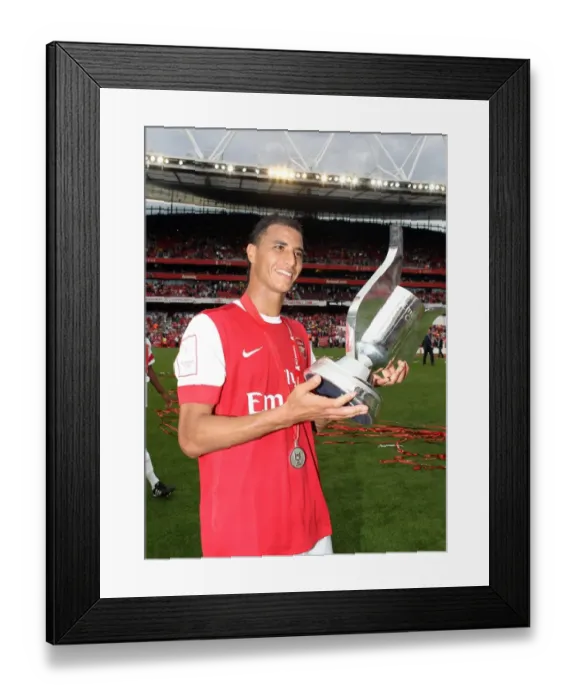 Framed Print : Marouane Chamakh (Arsenal) with Emirates Trophy. Arsenal 3: 2 Celtic. Emirates Cup Pre Season Framed Print : Marouane Chamakh (Arsenal) with Emirates Trophy. Arsenal 3: 2 Celtic. Emirates Cup Pre Season