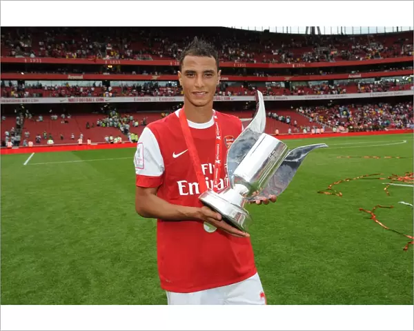 Marouane Chamakh (Arsenal) with the Emirates Cup. Arsenal 3: 2 Celtic. Emirates Cup