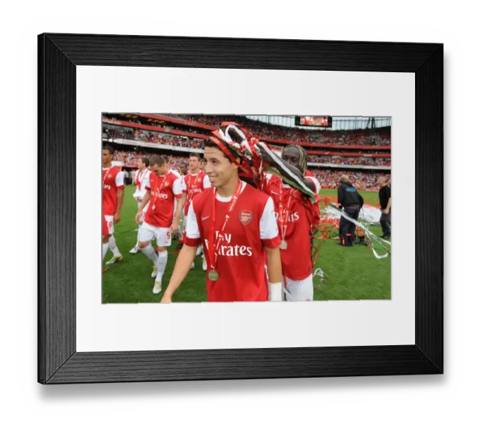 Framed Print : Arsenal Duo Nasri and Sagna Celebrate Pre-Season Win Against Celtic (3-2)