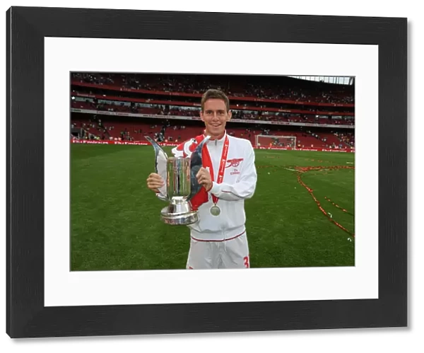 Mark Randall (Arsenal) with the Emirates Cup Trophy. Arsenal 3: 2 Celtic