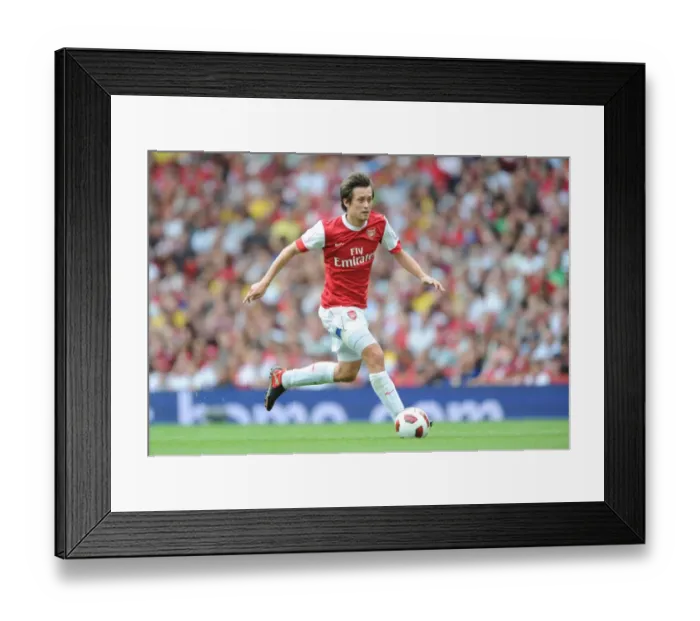 Framed Print : Tomas Rosicky's Thrilling Goal: Arsenal's 3-2 Emirates Cup Victory over Celtic (2010)
