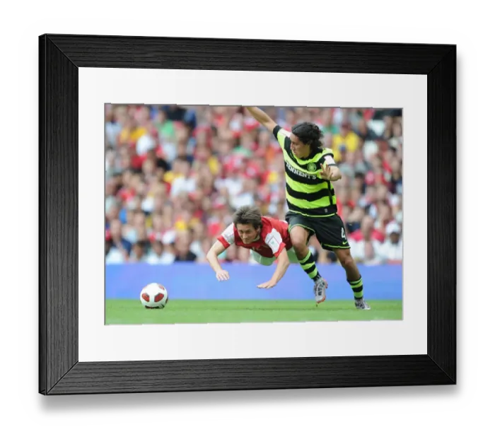 Framed Print : Tomas Rosicky (Arsenal) Efrai Juarez (Celtic). Arsenal 3: 2 Celtic. Emirates Cup Framed Print : Tomas Rosicky (Arsenal) Efrai Juarez (Celtic). Arsenal 3: 2 Celtic. Emirates Cup