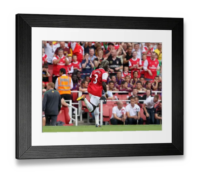 Framed Print : Bacary Sagna scores Arsenals 2nd goal. Arsenal 3: 2 Celtic. Emirates Cup Pre Season