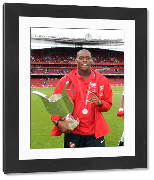 Jay Thomas (Arsenal) with the Emirates trophy. Arsenal 3: 2 Celtic. Emirates Cup Pre Season