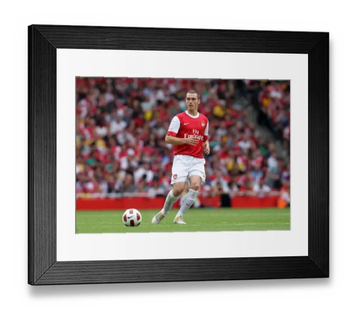 Framed Print : Thomas Vermaelen's Leadership: Arsenal's Victory over Celtic in the Emirates Cup Pre-Season (3-2)