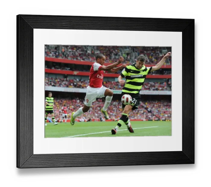 Framed Print : Theo Walcott (Arsenal) Charlie Mulgrew (Celtic). Arsenal 3: 2 Celtic. Emirates Cup Framed Print : Theo Walcott (Arsenal) Charlie Mulgrew (Celtic). Arsenal 3: 2 Celtic. Emirates Cup