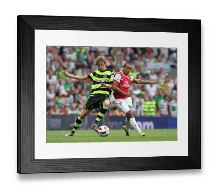 Framed Print : Theo Walcott vs Filip Twardzik: Arsenal's Thrilling 3-2 Victory Over Celtic in the Emirates Cup Pre-Season, 2010