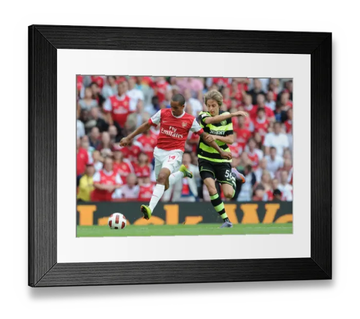 Framed Print : Theo Walcott (Arsenal) Filip Twardzik (Celtic). Arsenal 3: 2 Celtic. Emirates Cup Framed Print : Theo Walcott (Arsenal) Filip Twardzik (Celtic). Arsenal 3: 2 Celtic. Emirates Cup