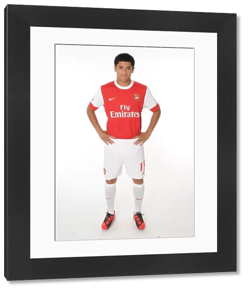 Denilson (Arsenal). Arsenal 1st Team Photocall and Membersday. Emirates Stadium, 5  /  8  /  10